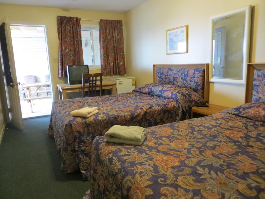 Villa Nova Motel Wasaga Beach Zimmer foto